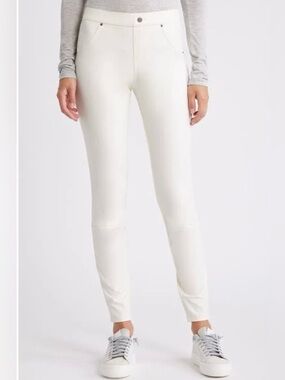Hue Women's White Faux Leather Leggings